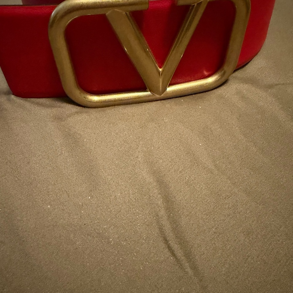 Valentino Garavani Red Belt with Gold Buckle - Picture 3 of 4